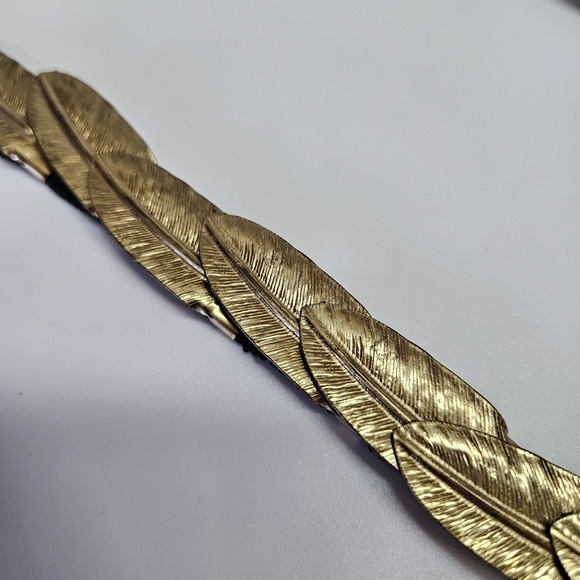 VINTAGE MCM Gold Tone Metal Overlapping Feather Links Belt 47-50\